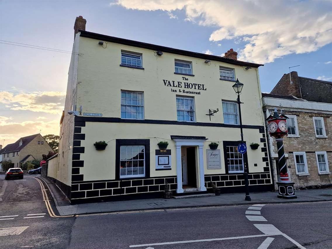 The Vale Hotel คริคเลด ภายนอก รูปภาพ